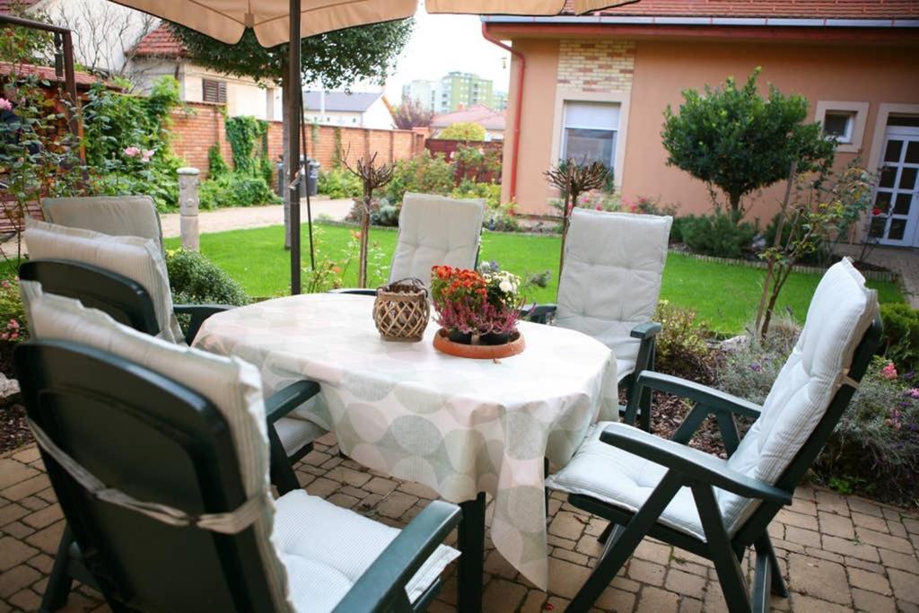 Teubel Apartman 2 Szekesfehervar Ngoại thất bức ảnh
